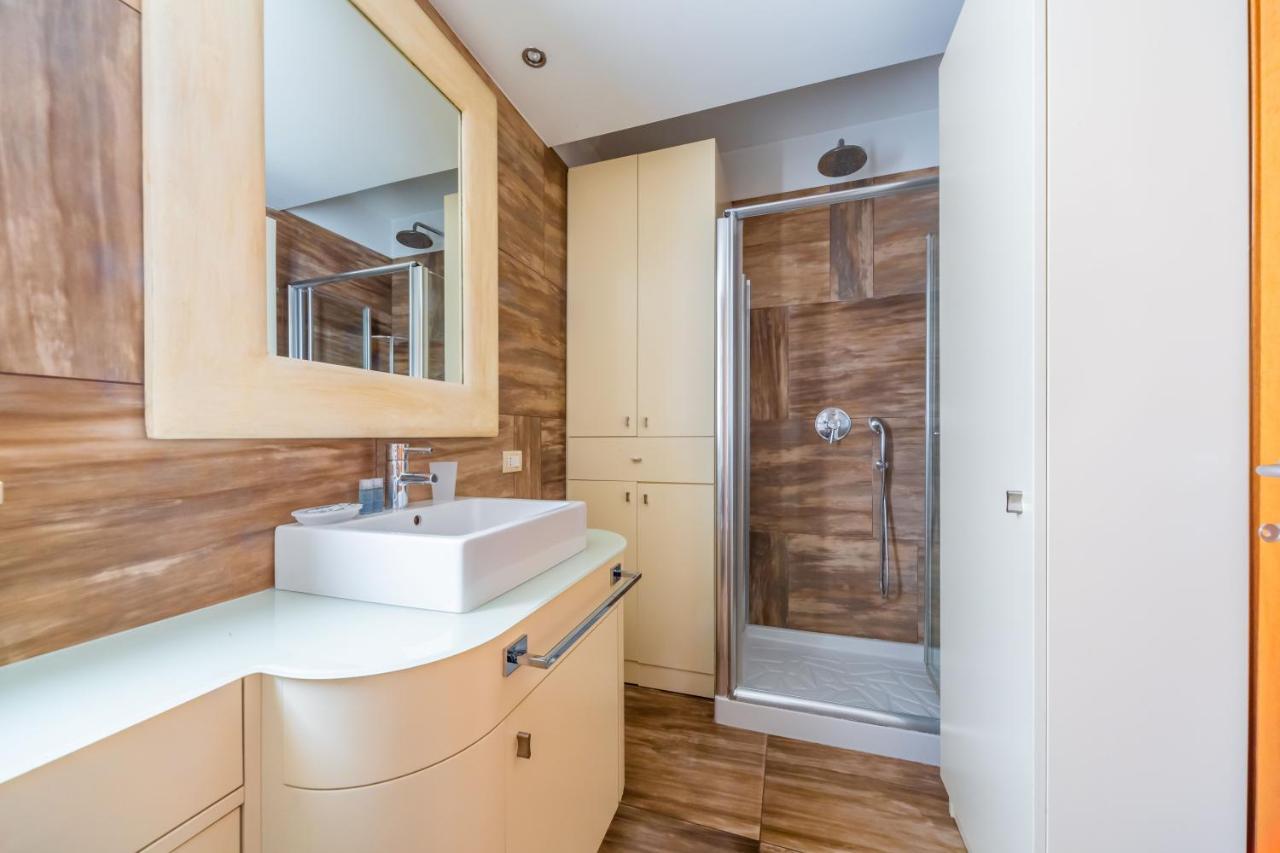 Cozy Apt - Corso Vercelli & Conciliazione M1 Milan Exterior photo